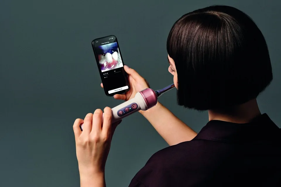 AI Toothbrush With Built-In Camera